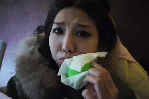 玻尿酸豐唇術前冰敷
