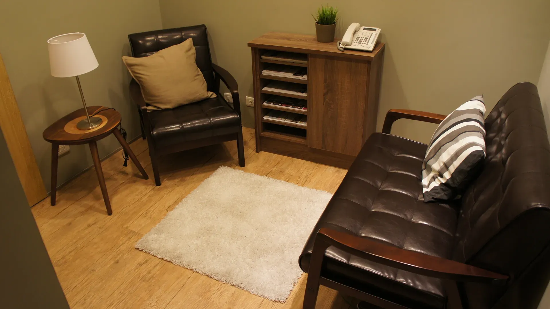 5.桃園館:tao Yuan|2f 微整形治療室• Vip休息室